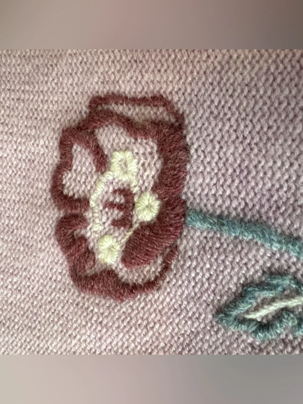 Women's Pink Cashmere Crewneck Floral Patch Sweater Stitched Detail